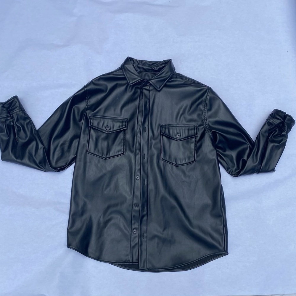 Black trench coat🤍